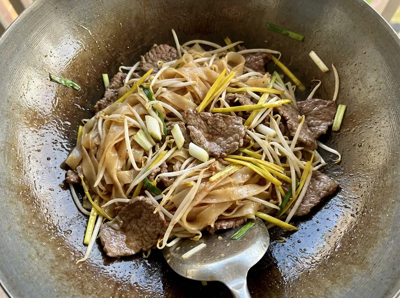 Stir-fry Vegetables and Ho Fun