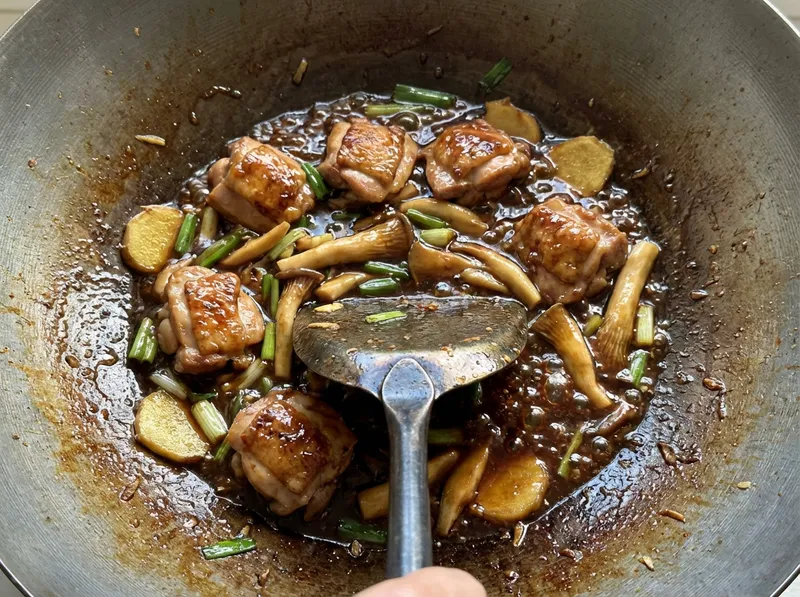 Reduce Sauce with Starch Slurry