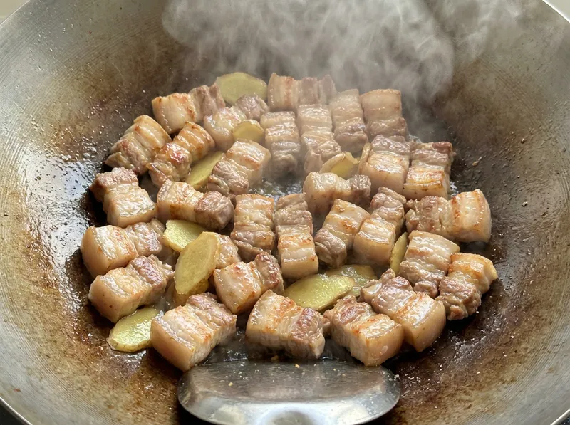 Stir-fry Pork Until Fragrant
