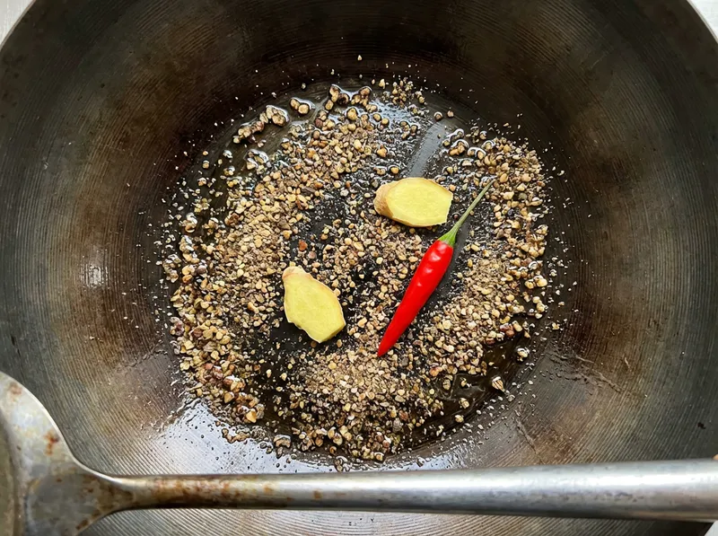 Crush Toasted Peppercorn Salt
