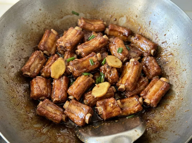 Toss Ribs in Caramel Color