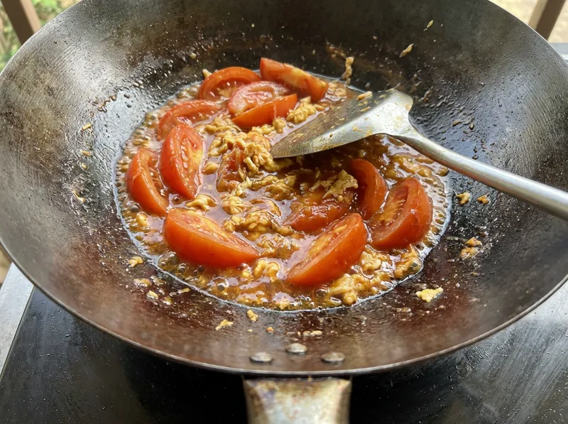 Stir-fry Tomatoes Until Saucy
